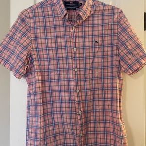 Vineyard Vines men’s size medium pink plaid button up.